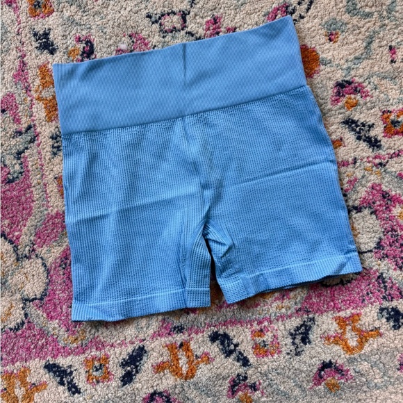 Colsie Light Blue Seamless Ribbed Bike Shorts - Picture 1 of 5